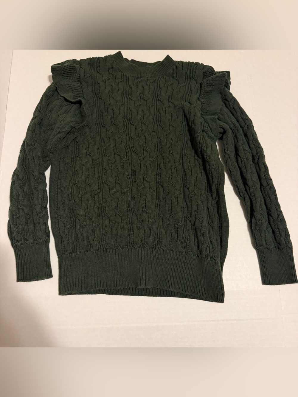 Green Ruffled Sleeve Cable Knit Sweater - L